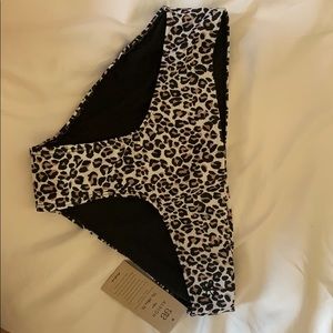 cheetah Hipster Bottoms M